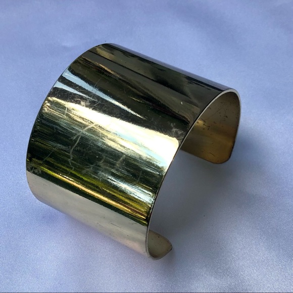 H & M gold cuff bracelet - Picture 2 of 2